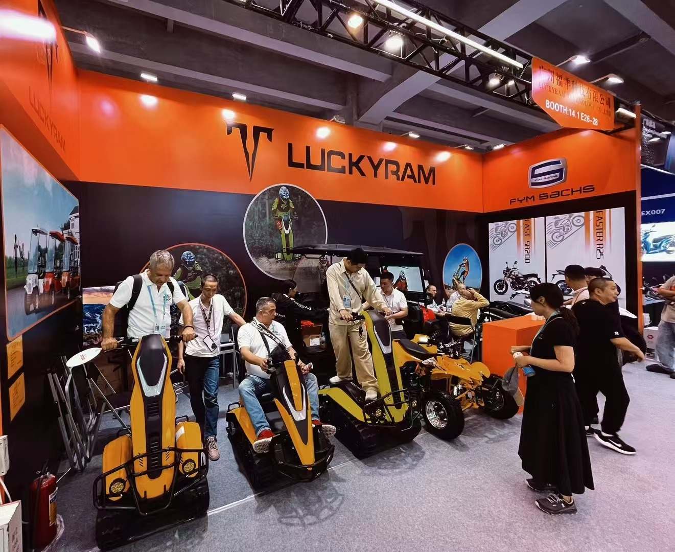 Luckyram atvs хващат очи на чуждестранни купувачи на 136 -и панаир на Кантон